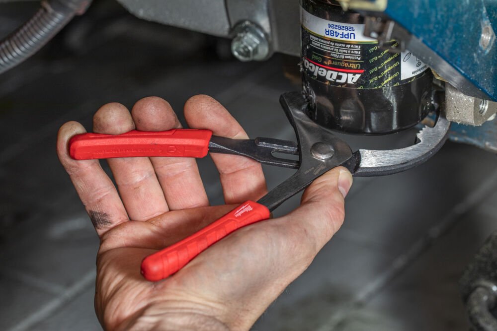 MILWAUKEE PVC / OIL FILTER PLIER