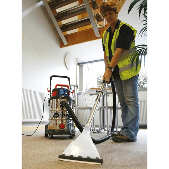 VMA915_ACT_CLEANING_CARPET_WET_DFC1401599