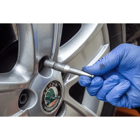 WheelEazy™ Wheel Fitting &#038; Alignment Tool