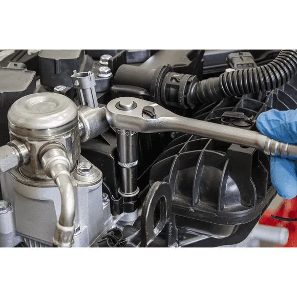 AK7922_ACT_IN_USE_CLOSE_PIC2_DFC1486065